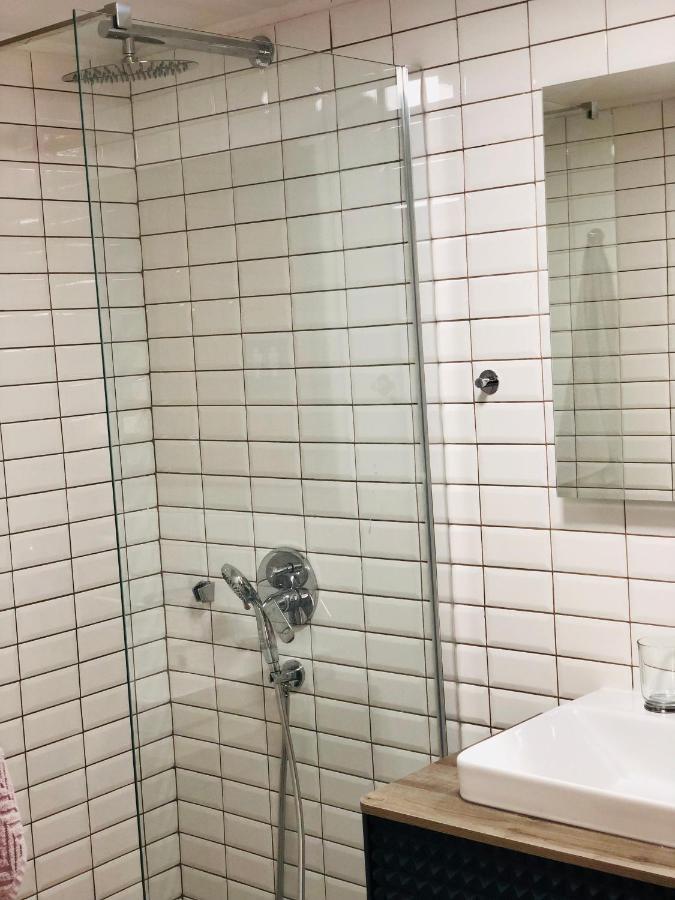 Seayou!***Charming 1-Bedroom Rental Unit In The Old City Center Of Cres Exterior photo
