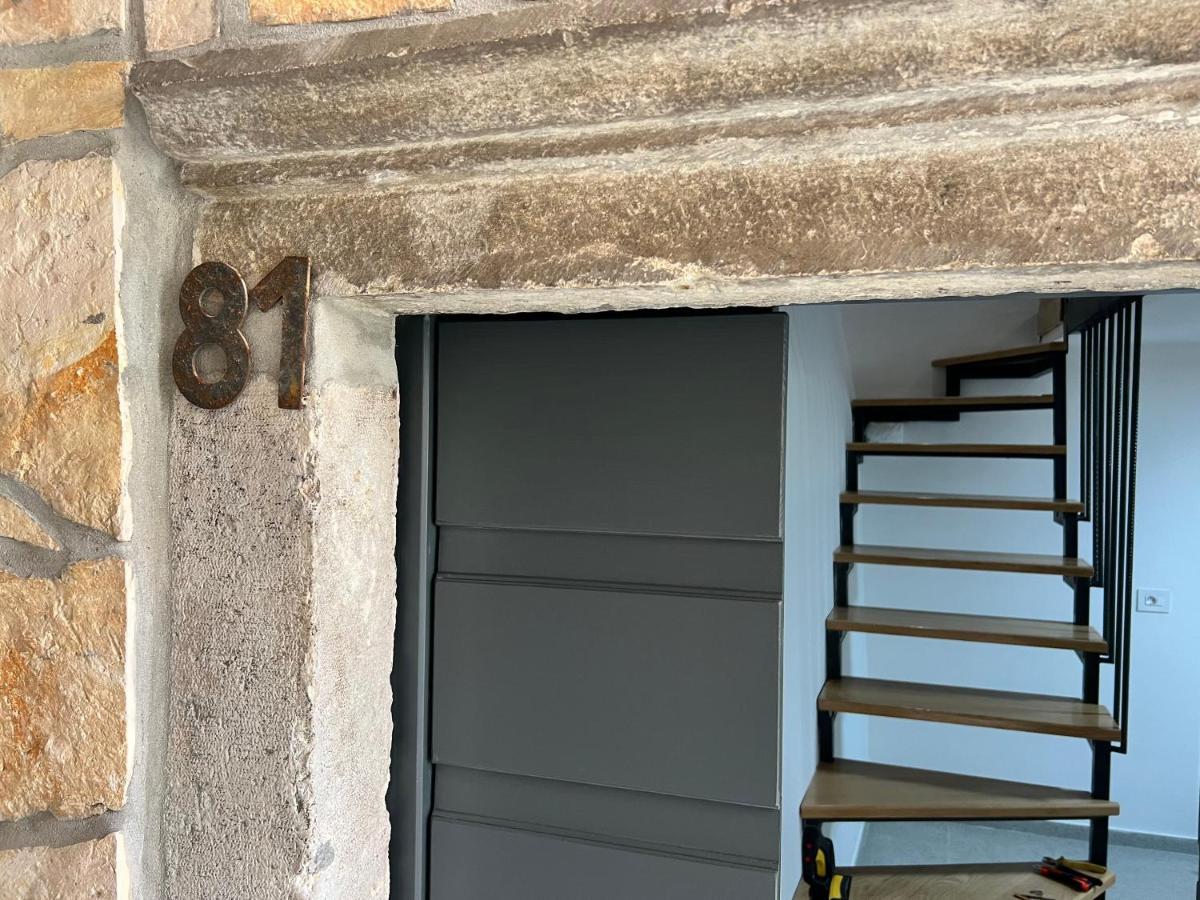 Seayou!***Charming 1-Bedroom Rental Unit In The Old City Center Of Cres Exterior photo