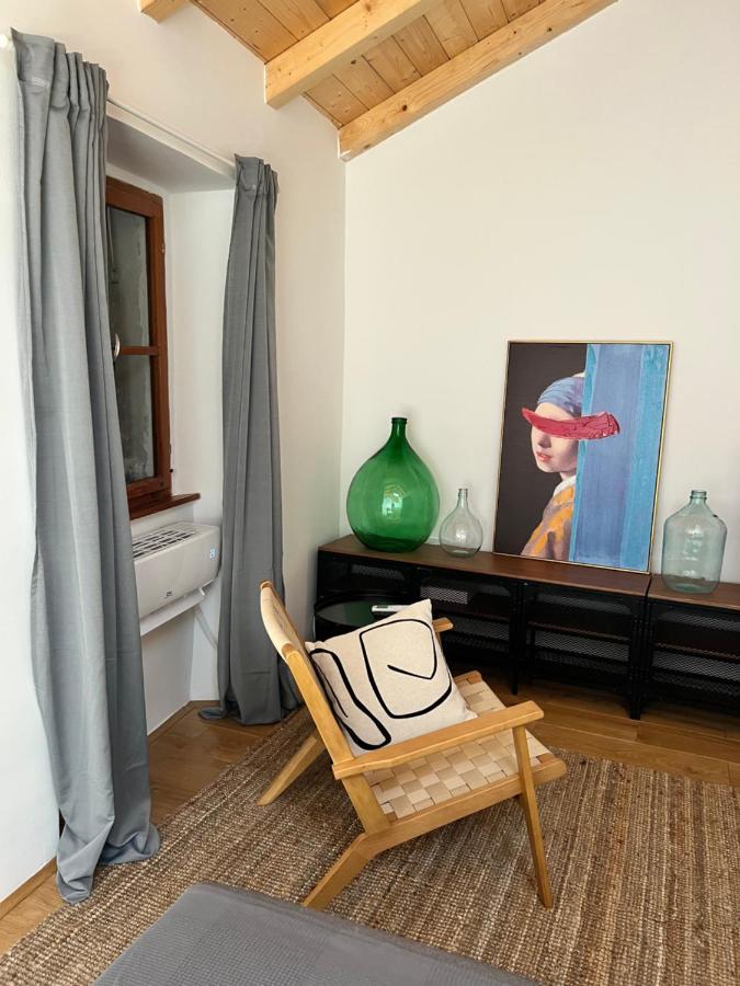 Seayou!***Charming 1-Bedroom Rental Unit In The Old City Center Of Cres Exterior photo
