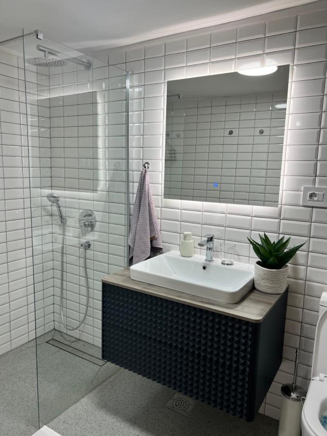 Seayou!***Charming 1-Bedroom Rental Unit In The Old City Center Of Cres Exterior photo